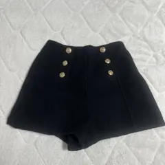 SHEIN 黒 ボタン付き ショートパンツ