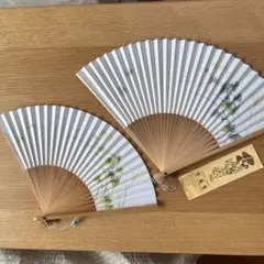 能楽御用達】京都 十松屋福井 特撰御掛扇 2点「梅」「春草」箱・扇掛板付き 能楽御用達】京都 十松屋福井 特撰御掛扇 2点「梅」「春草」箱・扇掛板