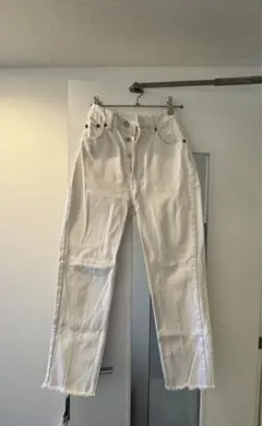 ZARA ハイウエスト　ホワイトデニム