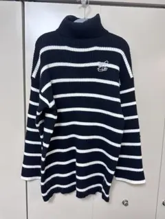 NICE CLAUP ストライプ柄タートルネックセーター