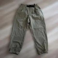 110サイズ　ナイロンパンツ　キッズのサムネイル