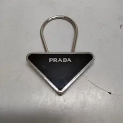 ☆PRADA☆ プラダ カラビナ ブラック 三角 シンプル メンズ - メルカリ