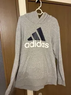 adidas パーカー グレー