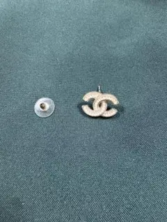 CHANEL ココマーク ラインストーン ピアス 片耳用 - メルカリ