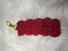 赤いかぎ針編みストラップ ゴールドクリップ付き