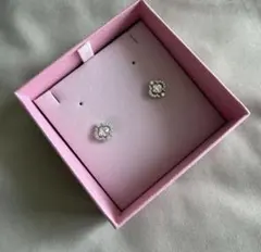 みりにゃ着用 Swarovski Una ピアスセット（両耳） - メルカリ