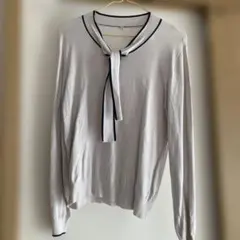 リボン付きライトベージュ長袖トップス M