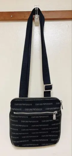 EMPORIO ARMANI フラットショルダー PVC ロゴ総柄 ユニセックスのサムネイル