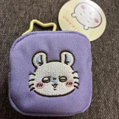 ちいかわ　カラビナつき刺繍スクエアミニポーチ モモンガ