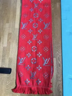 LOUIS VUITTON レッド マフラー　中古品のサムネイル