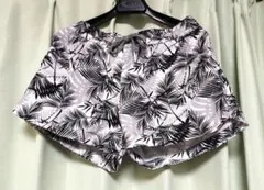 【新品・未使用】水着 黒い葉柄ショートパンツ ポケット付