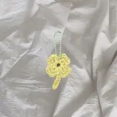 クローバー　ハンドメイド　編み物　ストラップ　キーホルダー