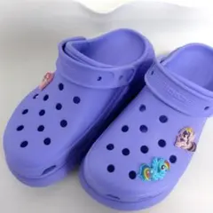 クロックス厚底韓国風メガクラッシュロッグビッツ付き　ゆめかわパープル　約24cm