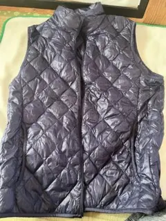 ネイビー ダウンベスト ユニクロ 難あり