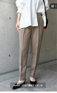 新品　きれいめツイル美脚タックテーパードパンツ