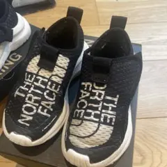 THE NORTH FACE ブラックスニーカー