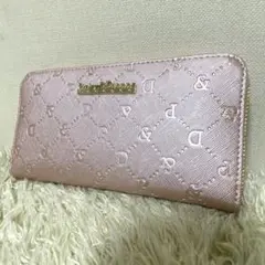 未使用品✨ ピンキー＆ダイアン 長財布 ロゴ型押し エンボス ラウンドファスナーのサムネイル