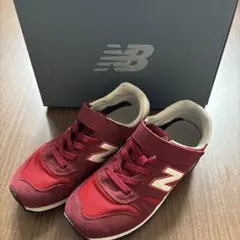 New Balance 赤 スニーカー