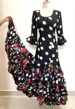 黒水玉4cmと花柄、 変形4段フリルの 豪華なフラメンコ衣装ツーピース。のサムネイル
