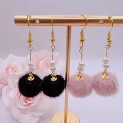 フェイクファーとパールのピアス 2色セット　ブラック　ピンク