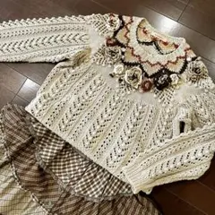 ワンダフルワールド カネコイサオ 薔薇モチーフヨーク編み綿ニット ベージュのサムネイル