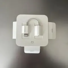 Apple アップル純正　イヤホンジャック変換アダプタ