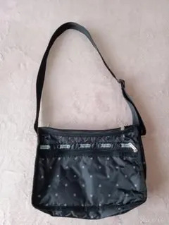 ハート刺繍 黒 ナイロンショルダーバッグ - メルカリ