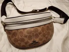 COACH シグネチャー ボディバッグ ウエストポーチ - メルカリ