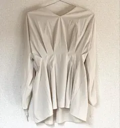 未使用AZUL BY MOUSSYウエストタックブラウス/ベージュSのサムネイル