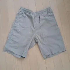 ユニクロ ショートパンツ ベージュ　ウエスト調整可能