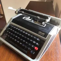 オリベッティ　レッテラブラック　タイプライター olivetti Lettera Black プレミアム中古タイプライター｜タイプ
