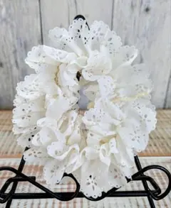 花柄レース　シュシュ　ホワイト