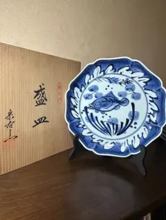 有田焼 宗右窯 盛皿 古染魚紋和皿 花形和皿 木箱入りのサムネイル