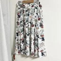 SHIPS 美品❤︎花柄 フレアスカート ひざ丈 ホワイトのサムネイル