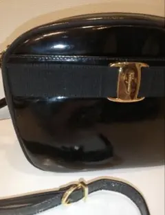 Ferragamo❣️エナメルショルダーバッグ Ferragamo フェラガモ エナメル ショルダーバッグ - メルカリ