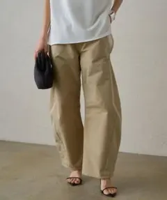 LOUNGEDRESSラウンジドレス コクーンチノパンツ　ベージュカラーのサムネイル