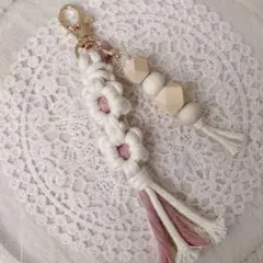 マクラメキーホルダー 花 バッグチャーム 韓国 ナチュラル ハンドメイド 星