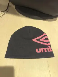 umbro グレー ニット帽