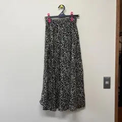 プリーツロングスカート