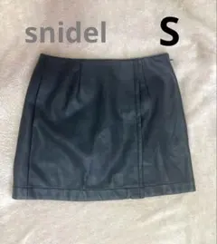 【snidel】レザー風 台形ミニスカート ブラック Sサイズ相当のサムネイル