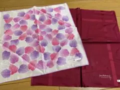 pierre balmain ハンカチ　2枚セット　花　赤のサムネイル