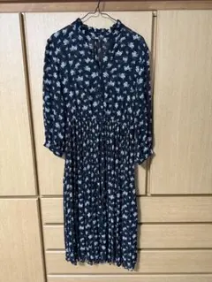 【未使用】ユニクロ 花柄 透け感 ワンピース 黒色