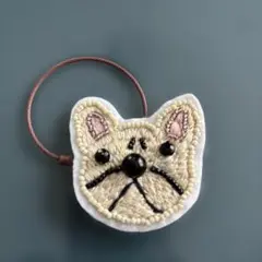 フレンチブルドッグ　ハンドメイドビーズ刺繍　ブローチorキーリング　ワンコグッズ
