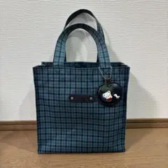familiar 赤チェック トートバッグ♡ 小 りんごチャーム付き - メルカリ
