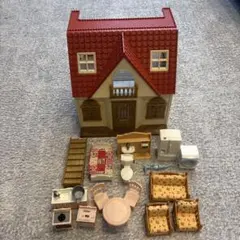 シルバニアファミリー ハウス　家具•ランチセット付き　※出品は３月末まで