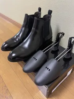 サイドゴアブーツ 黒 シューツリー付き square suit