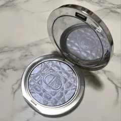 ディオールスキン フォーエヴァー　グロウルミナイザー　05 ブルーストロボ