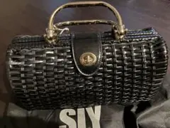 ブラック かごバッグ 編み込みデザイン　ハンドバッグ