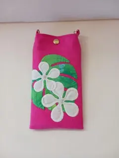 訳あり　ハワイアンキルト　スマホポーチ(濃いピンク系　プルメリアとモンステラ)