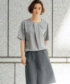 新品タグ付きYUKI TORII/プルオーバーブラウス 半袖　グレー Mのサムネイル
